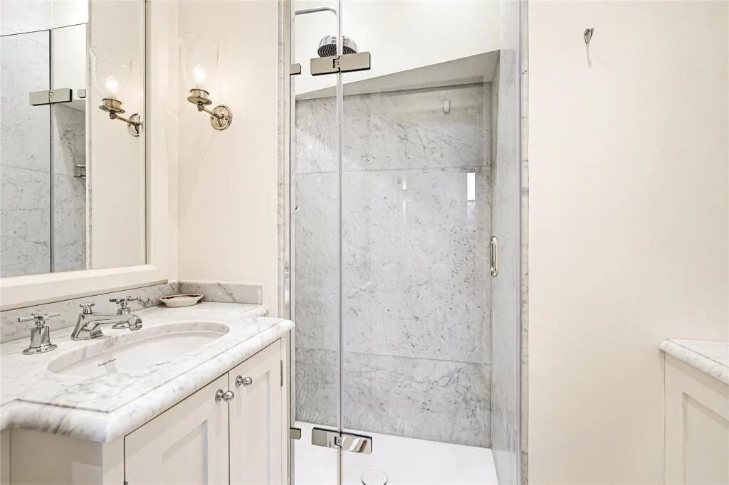 3 bedroom mews property for rent