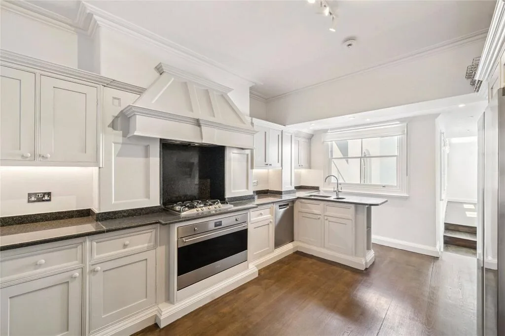 6 bedroom house for rent