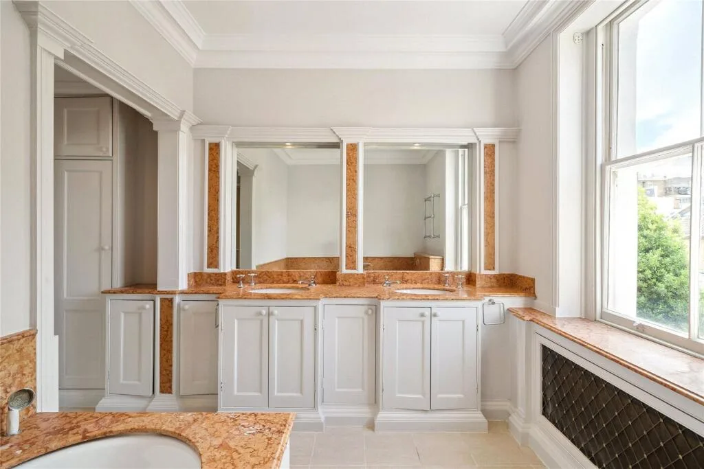 6 bedroom house for rent