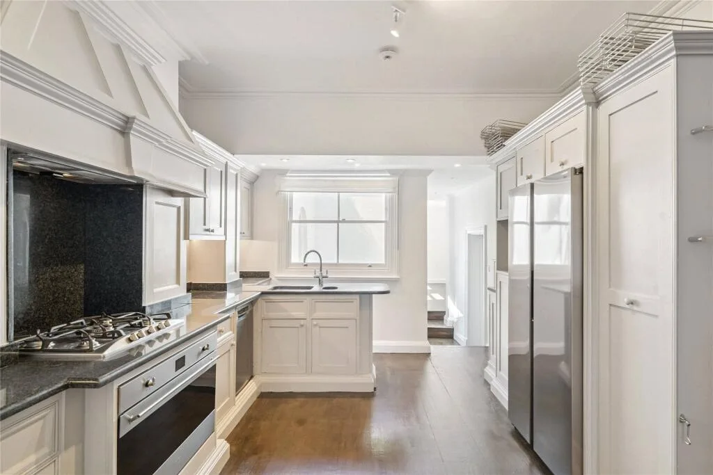 6 bedroom house for rent