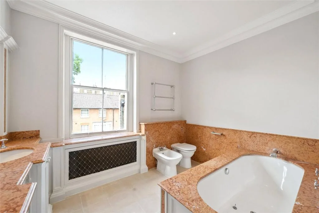 6 bedroom house for rent