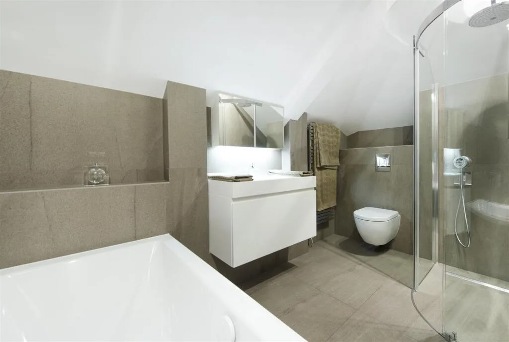 4 bedroom flat for rent