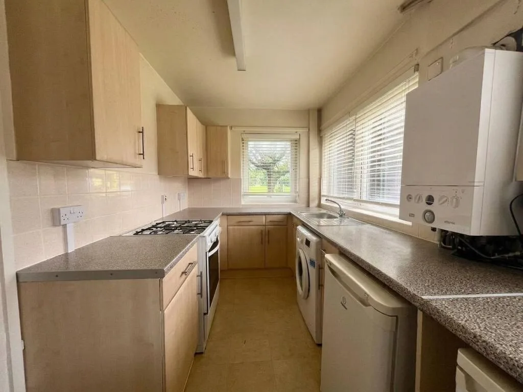 2 bedroom ground floor flat for rent