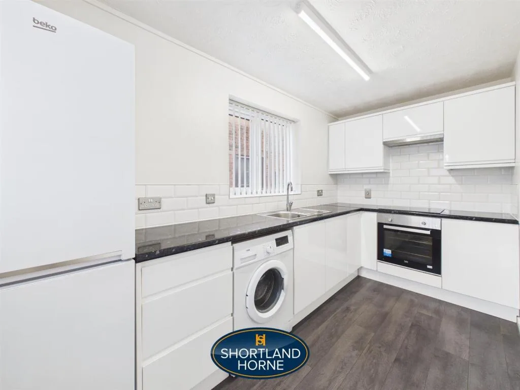 1 bedroom maisonette for rent