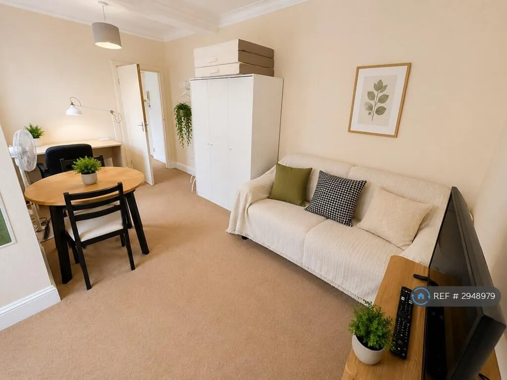 Studio flat for rent