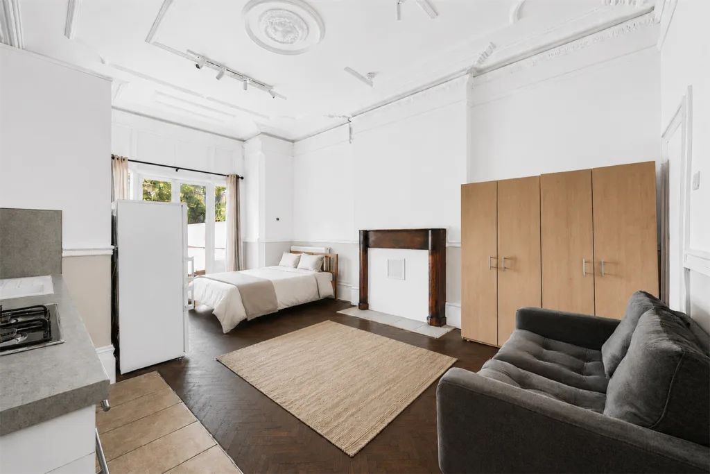 Studio flat for rent