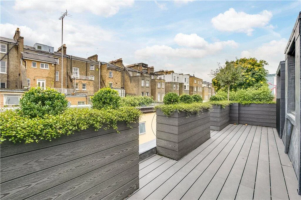 5 bedroom terraced house for rent