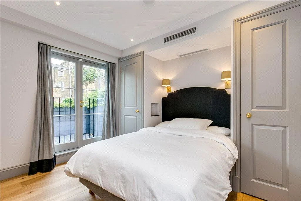 5 bedroom terraced house for rent
