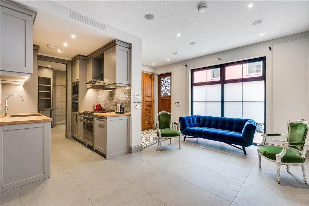 5 bedroom terraced house for rent