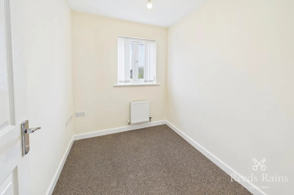 3 bedroom semi-detached house for rent