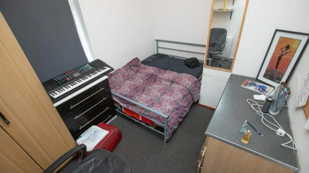 5 bedroom flat for rent