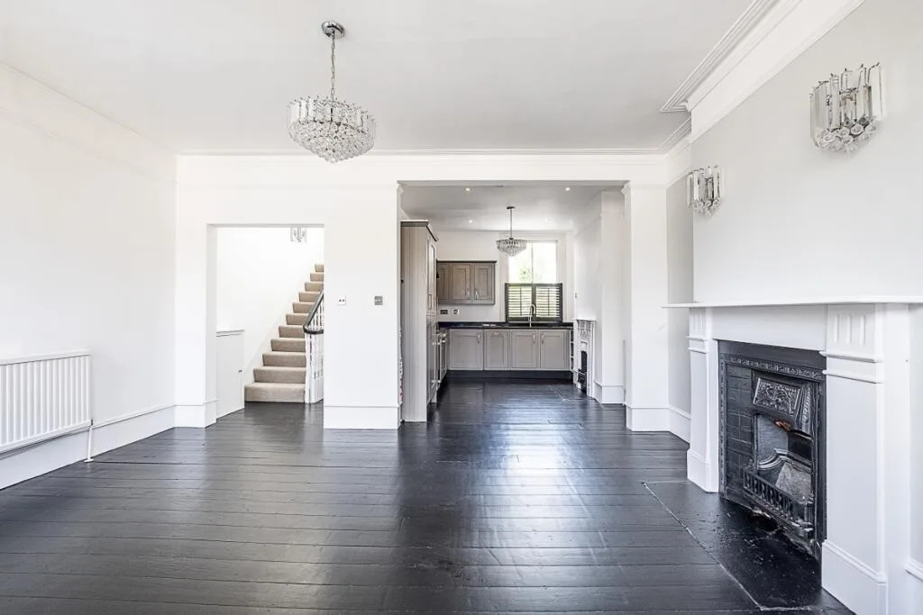 2 bedroom maisonette for rent