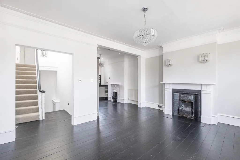 2 bedroom maisonette for rent