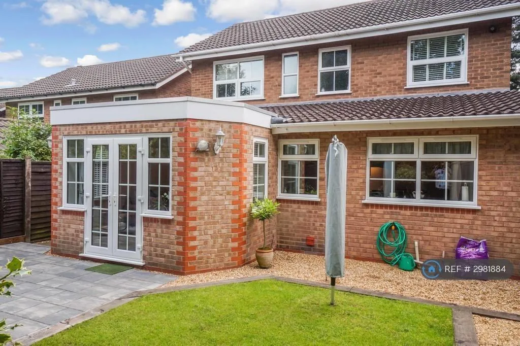 4 bedroom detached house for rent