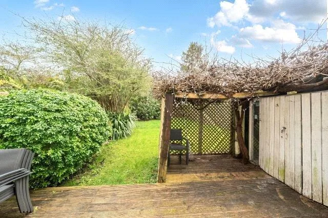 4 bedroom semi-detached house for rent