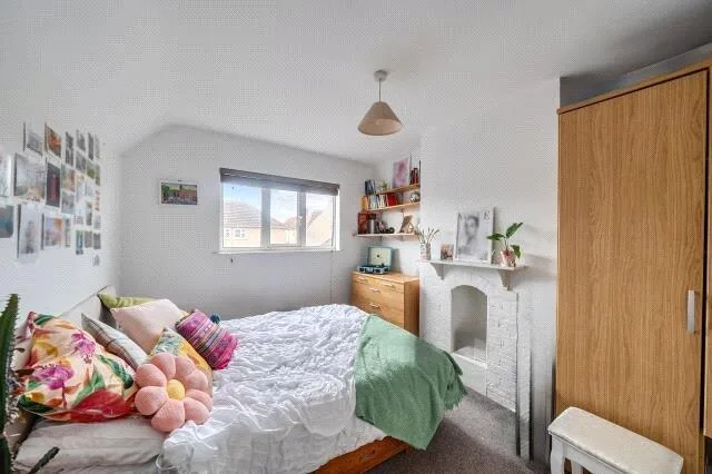 4 bedroom semi-detached house for rent