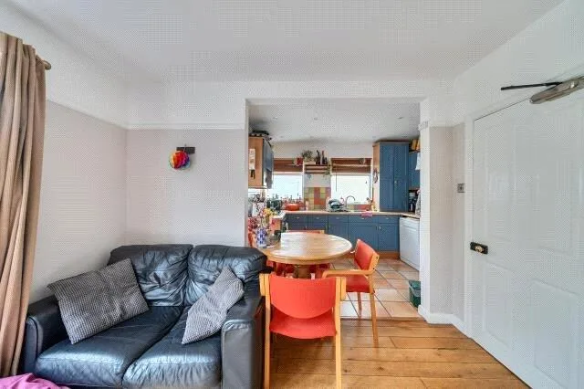 4 bedroom semi-detached house for rent
