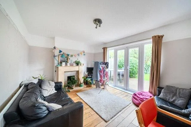 4 bedroom semi-detached house for rent