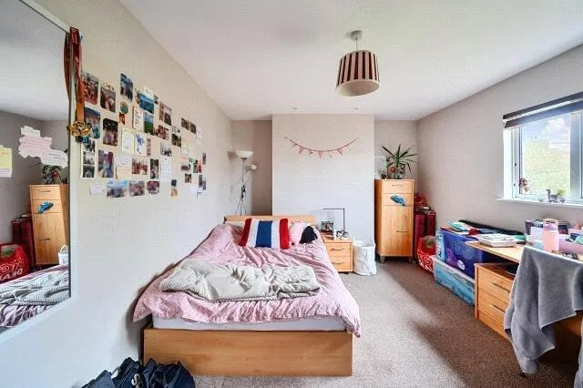 4 bedroom semi-detached house for rent