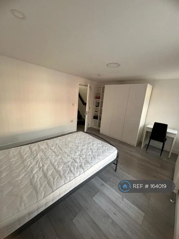 4 bedroom terraced house for rent