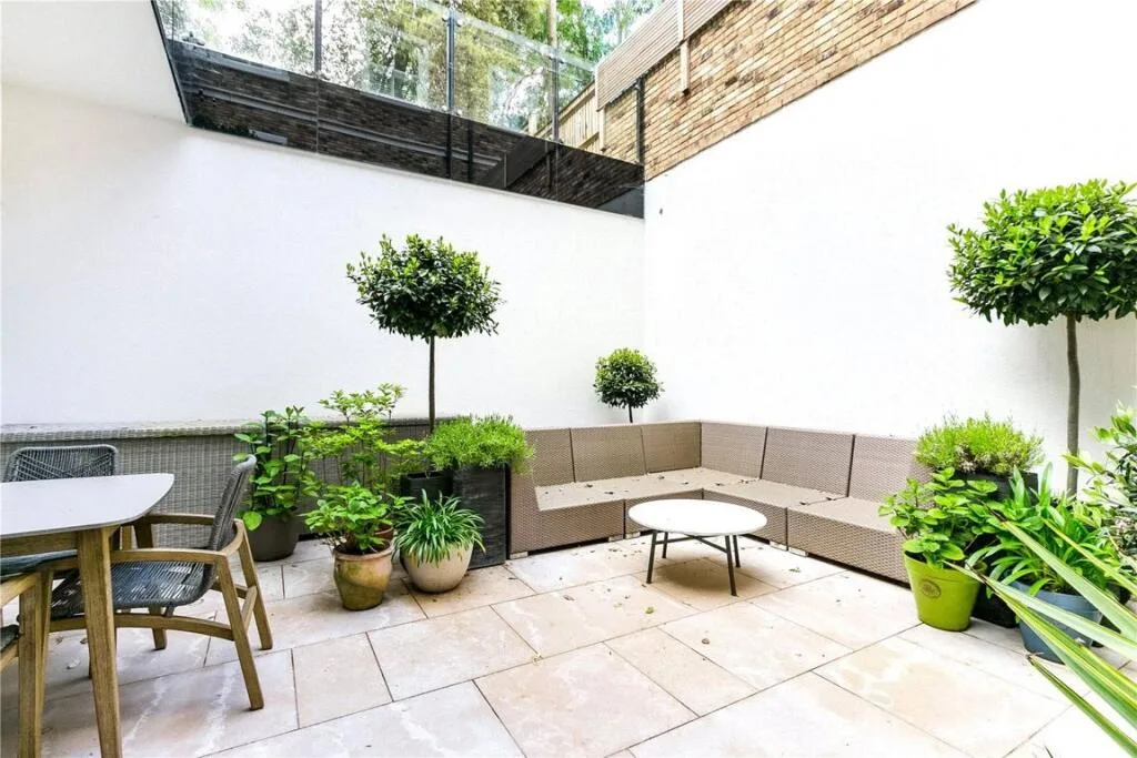 4 bedroom terraced house for rent