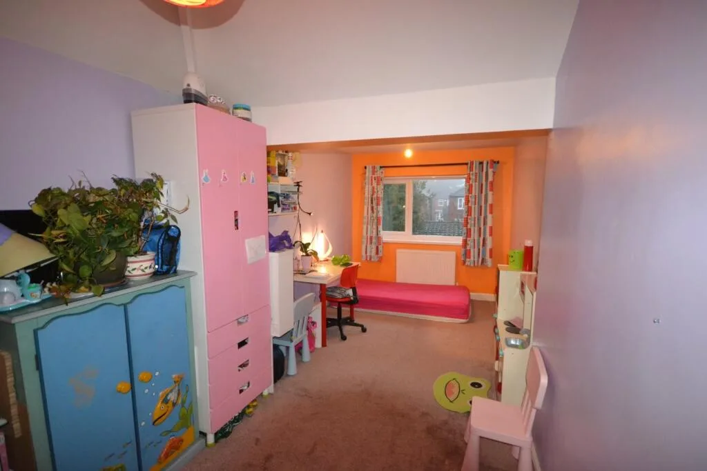 3 bedroom semi-detached house for rent