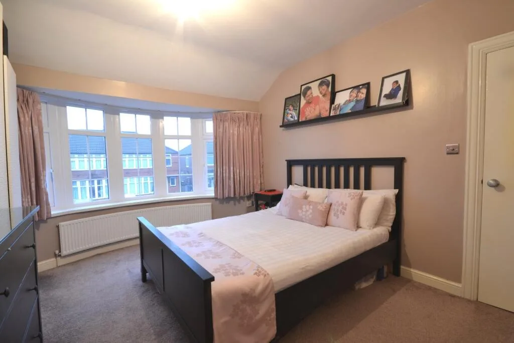 3 bedroom semi-detached house for rent