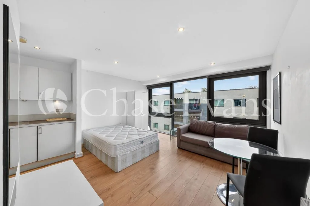 Studio flat for rent