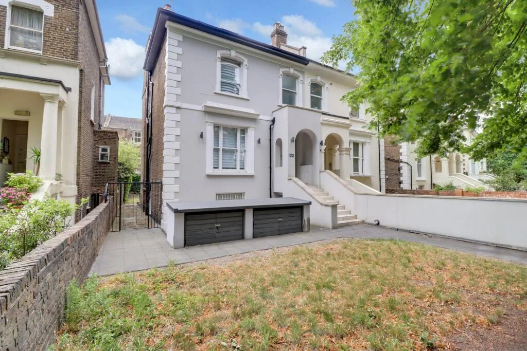 2 bedroom flat for rent