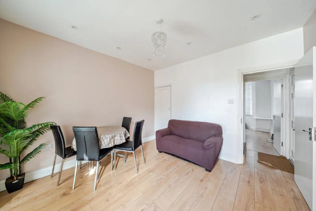 4 bedroom semi-detached house for rent