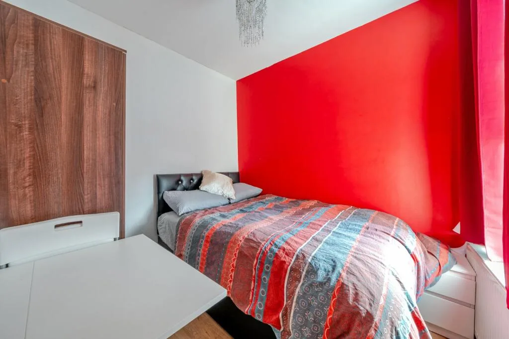 4 bedroom semi-detached house for rent