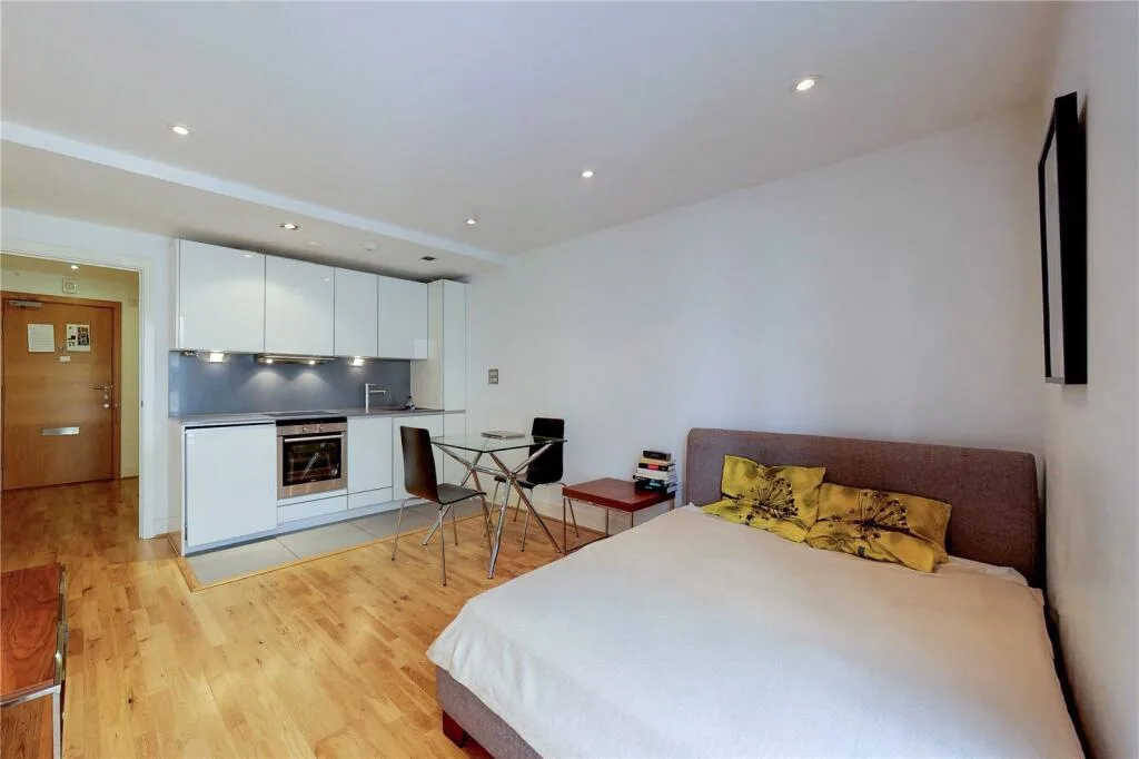 Studio flat for rent