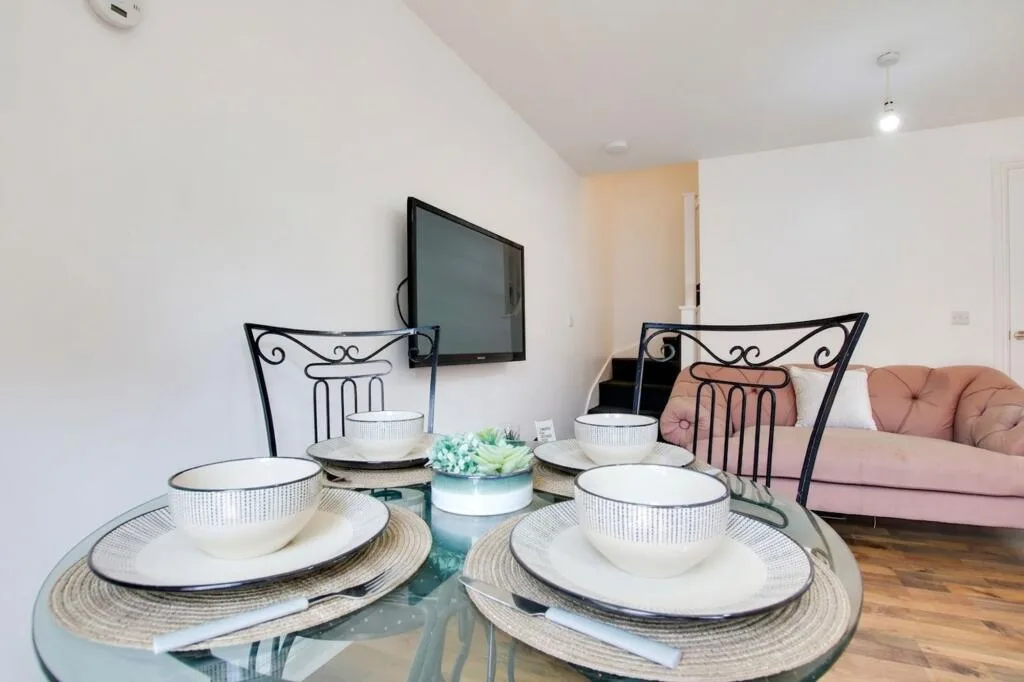 4 bedroom terraced house for rent
