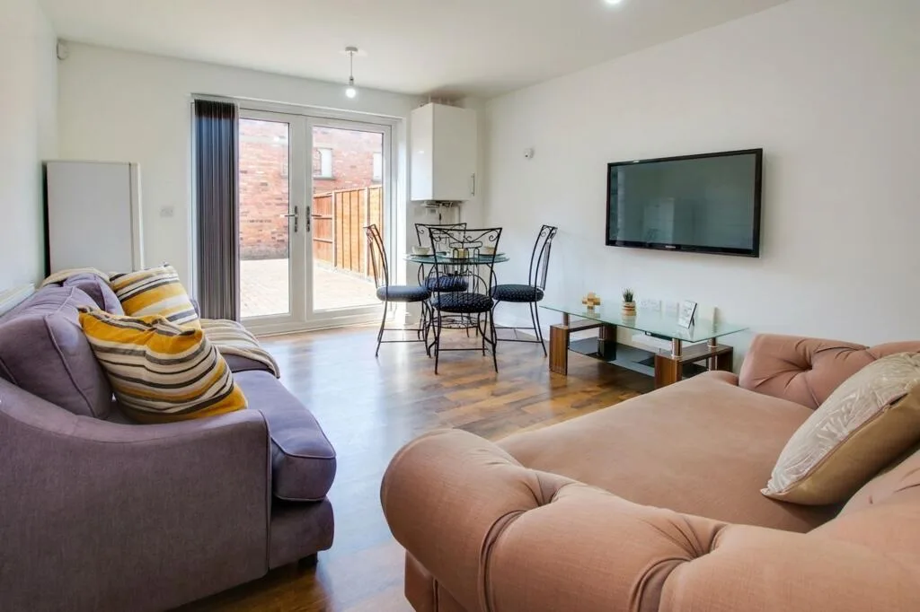 4 bedroom terraced house for rent