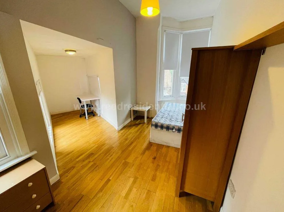 6 bedroom flat for rent