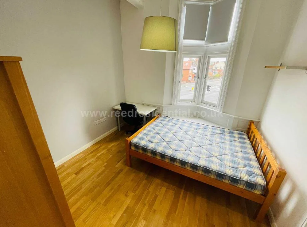 6 bedroom flat for rent