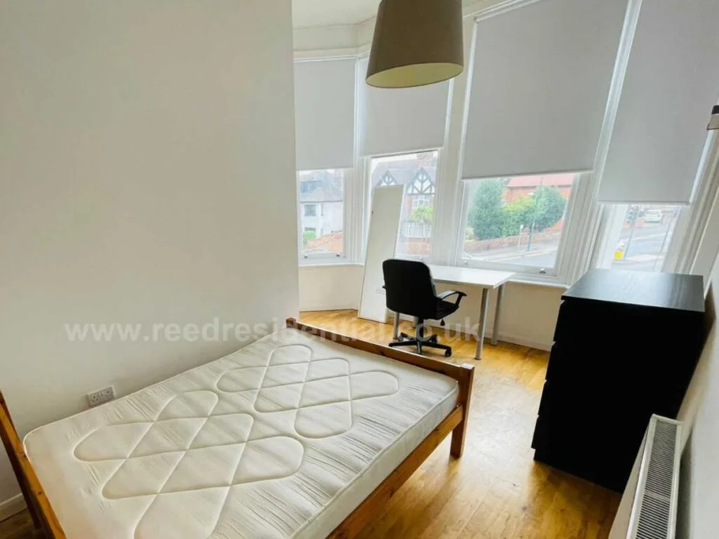 6 bedroom flat for rent