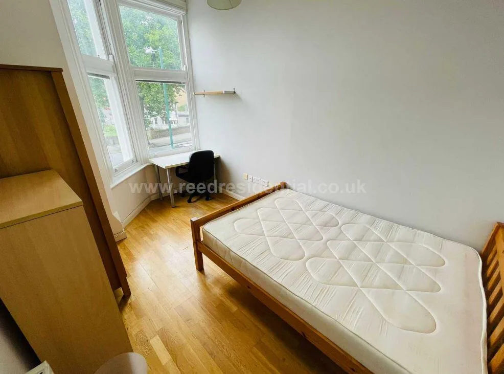 6 bedroom flat for rent