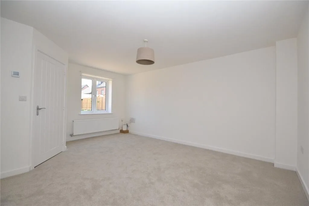 3 bedroom semi-detached house for rent