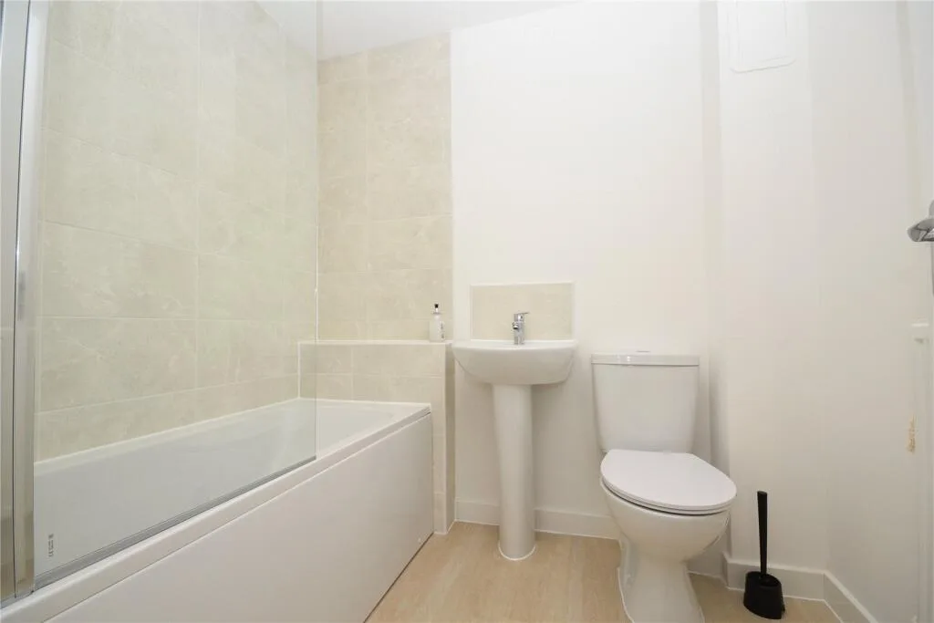 3 bedroom semi-detached house for rent