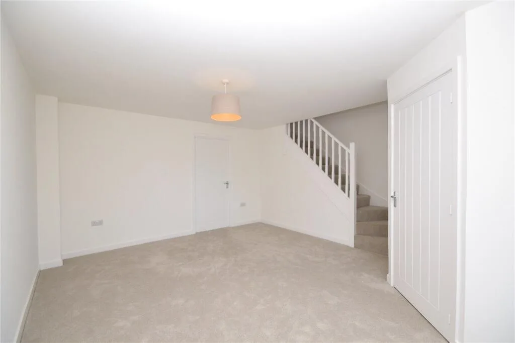 3 bedroom semi-detached house for rent
