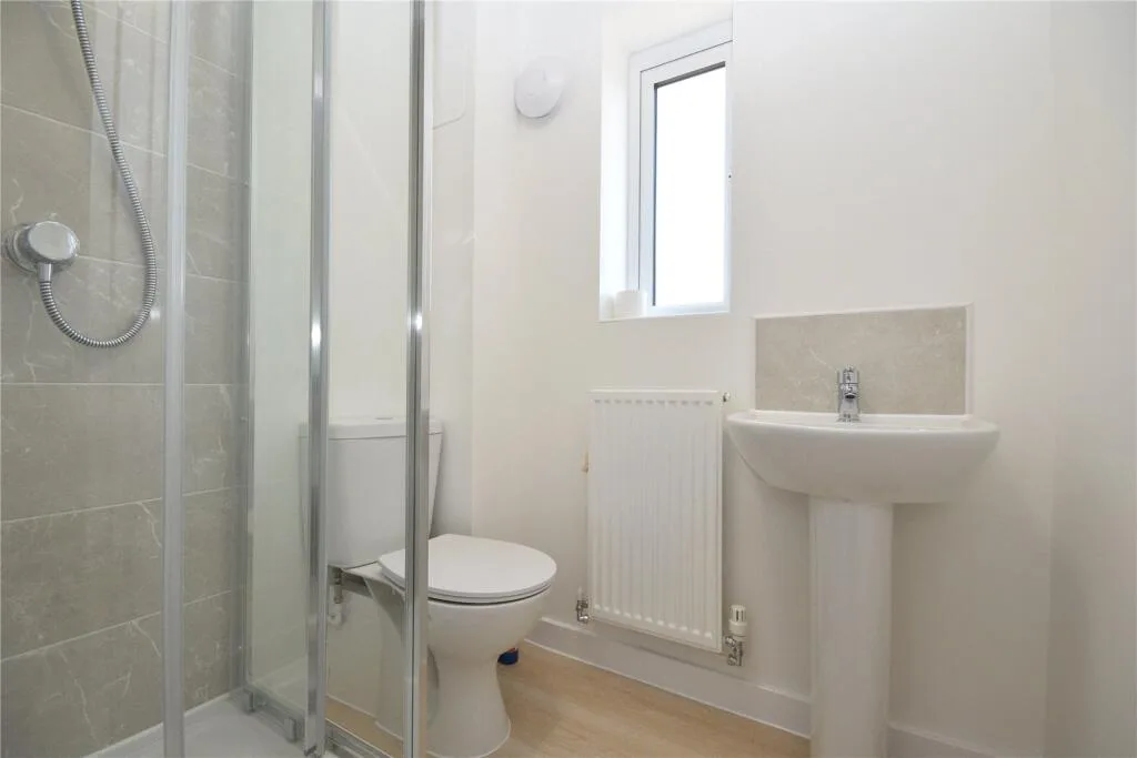 3 bedroom semi-detached house for rent