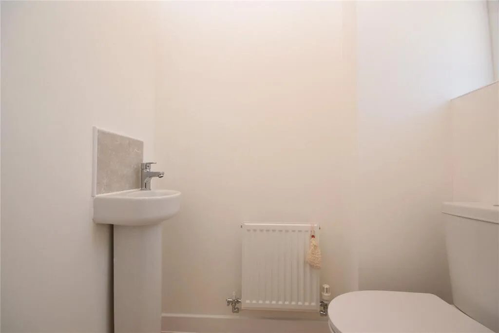 3 bedroom semi-detached house for rent