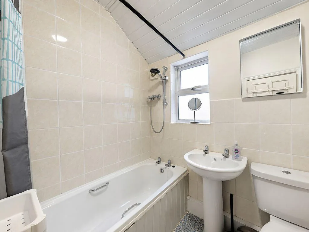 4 bedroom terraced house for rent