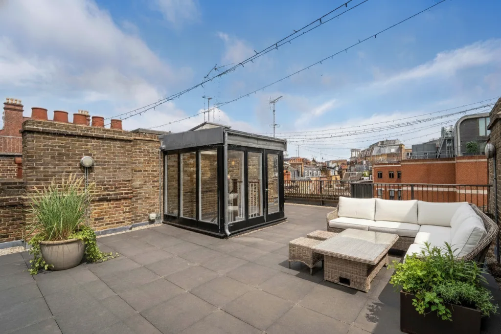 2 bedroom town house for rent