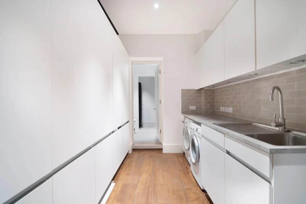 2 bedroom town house for rent