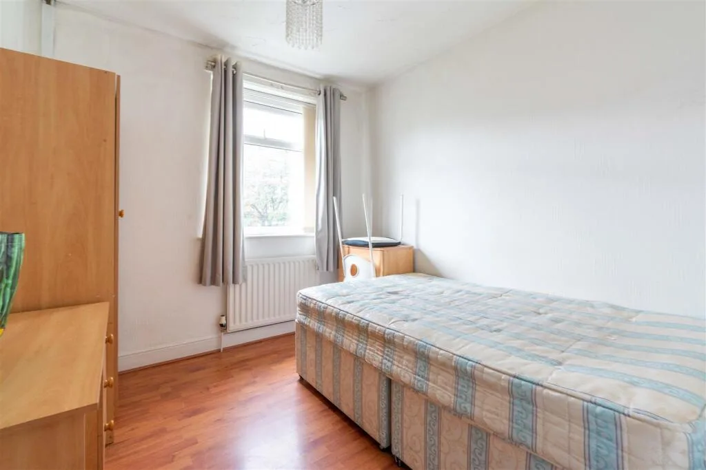 5 bedroom maisonette for rent