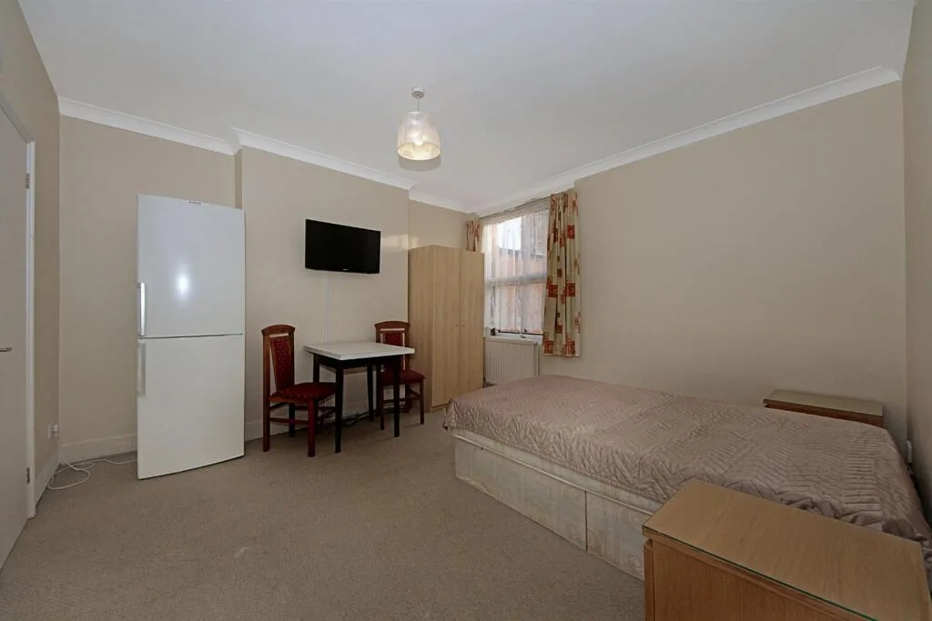Studio flat for rent
