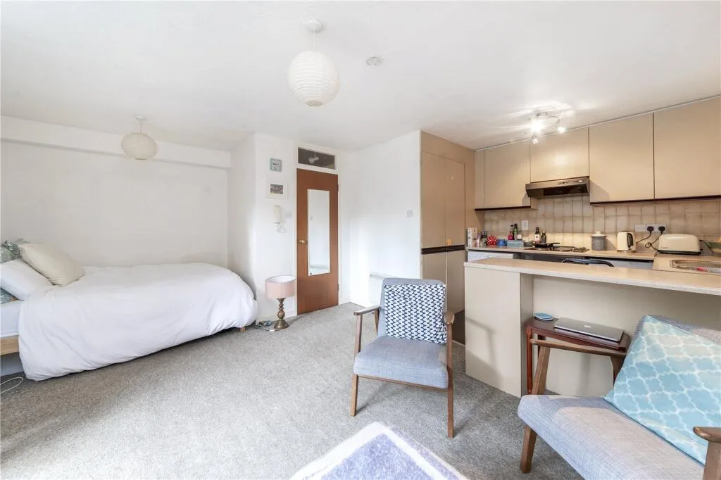 Studio flat for rent