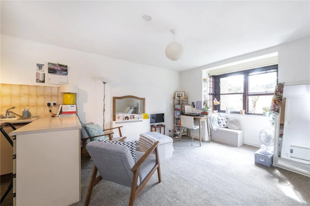 Studio flat for rent